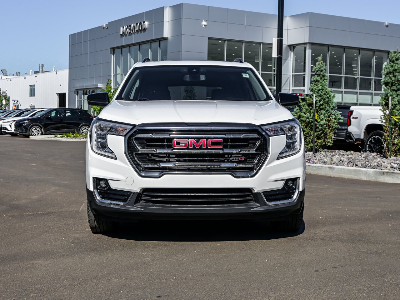 2022 GMC Terrain AWD 4dr AT4 White Sherwood Park - photo #2