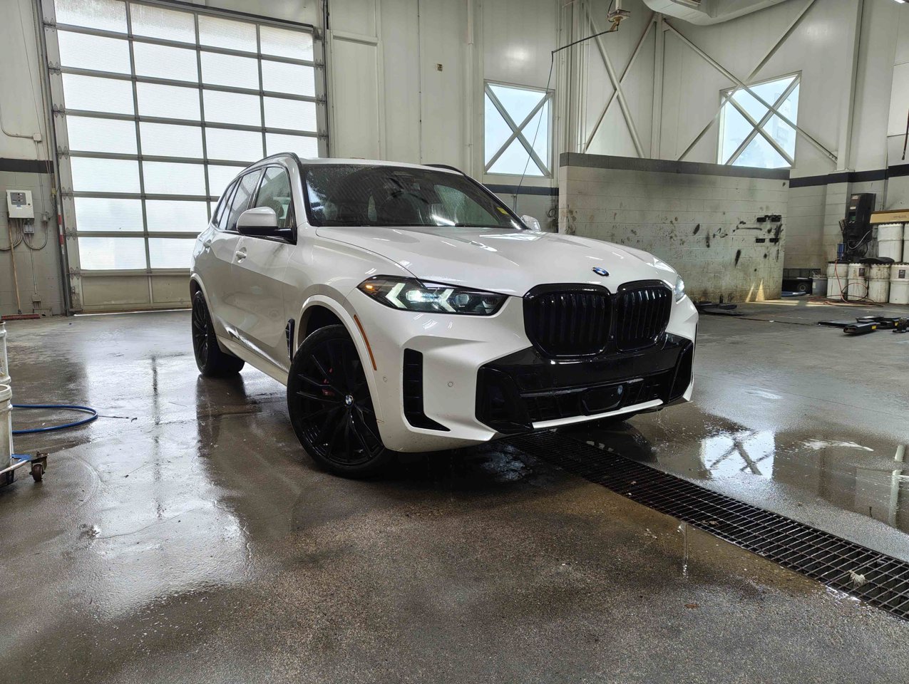 2024 BMW X5 xDrive40i Sports Activity Vehicle White Sherwood Park - photo #1