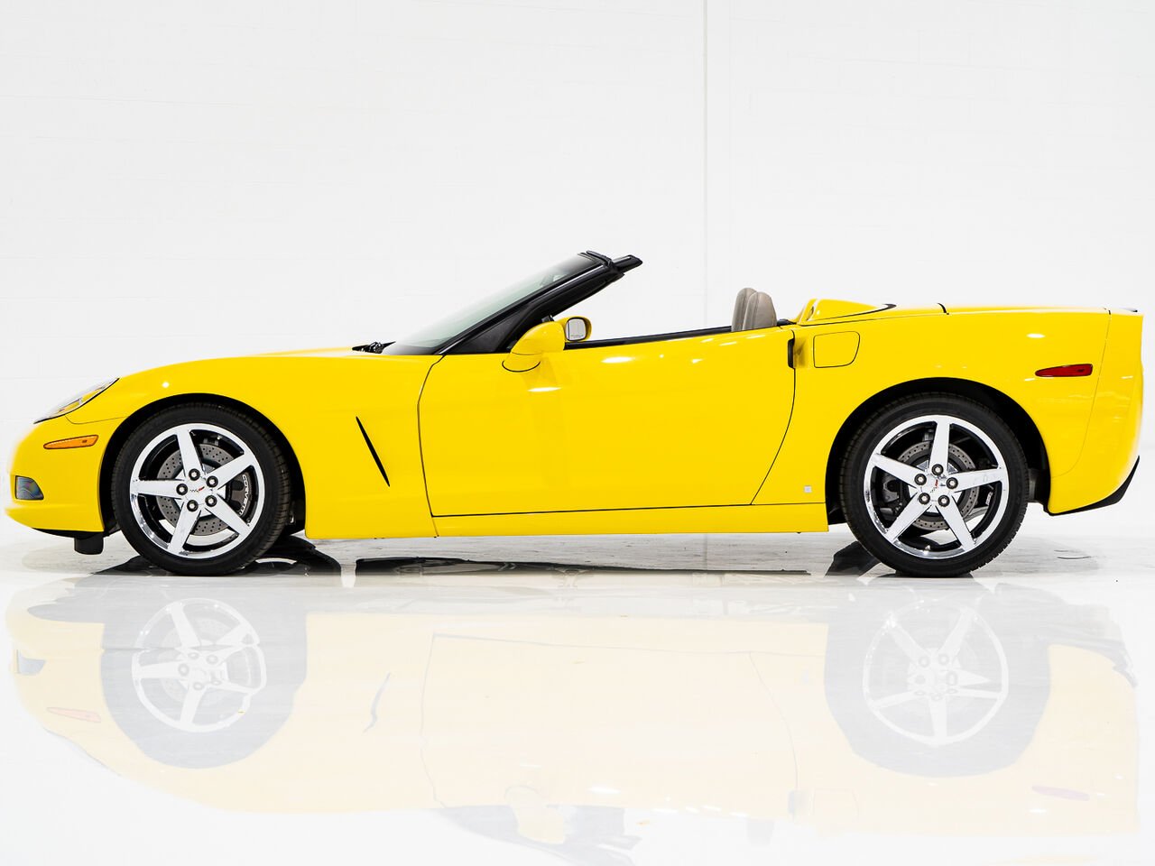 Chevrolet Corvette With only 900km (563mi) From new with window sticker 2008 Jaune Kirkland - photo #3