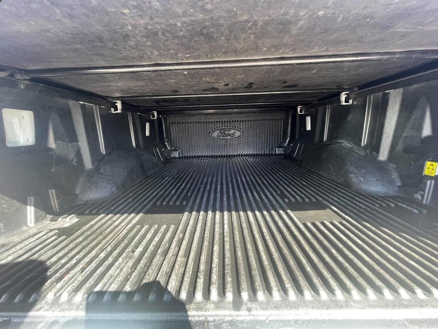 Ford F-150 XLT cabine SuperCrew 4x4 - BOÎTE DE 6,5pi - BAS KILOMÉTRAGE 2023 Argent