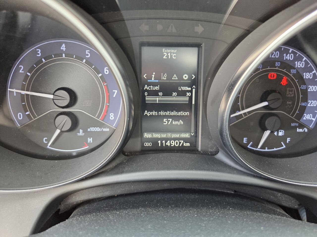 2018 Toyota COROLLA IM Silver Mont-Laurier - photo #3