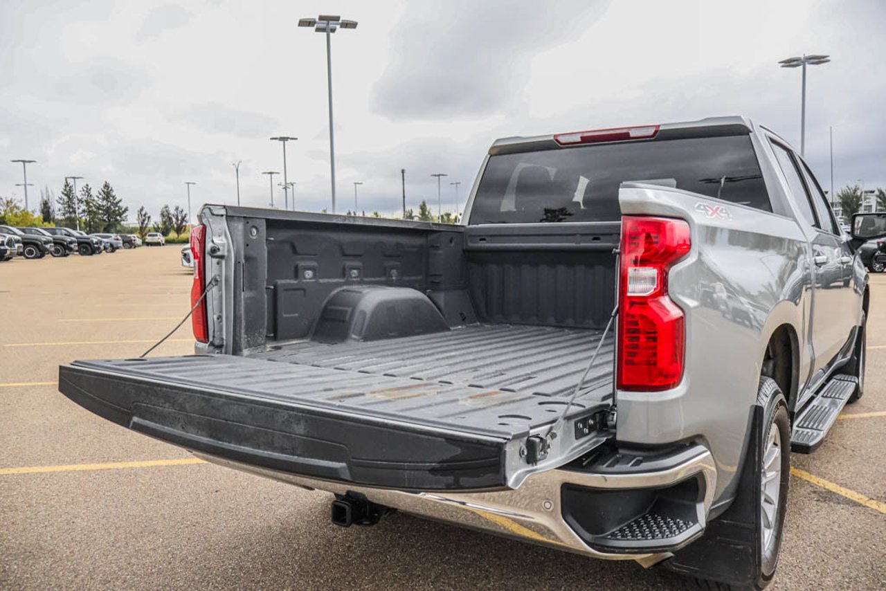 2023 Chevrolet Silverado 1500 4WD Crew Cab 147 LT Grey Sherwood Park - photo #8