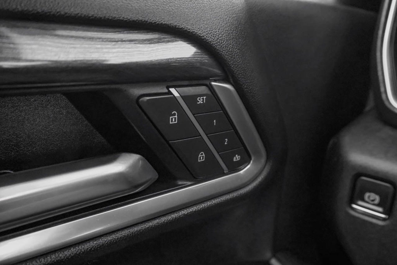 2026 Chevrolet Silverado 3500HD 4WD Crew Cab 159 LTZ Blue Sherwood Park - photo #17