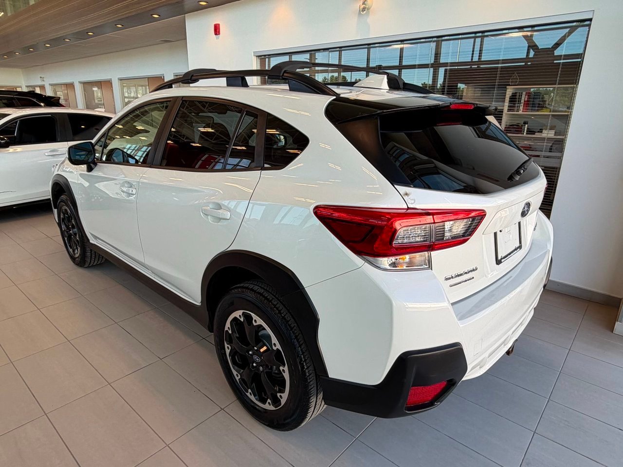 2022 Subaru Crosstrek White Notre-Dame-des-Prairies - photo #4