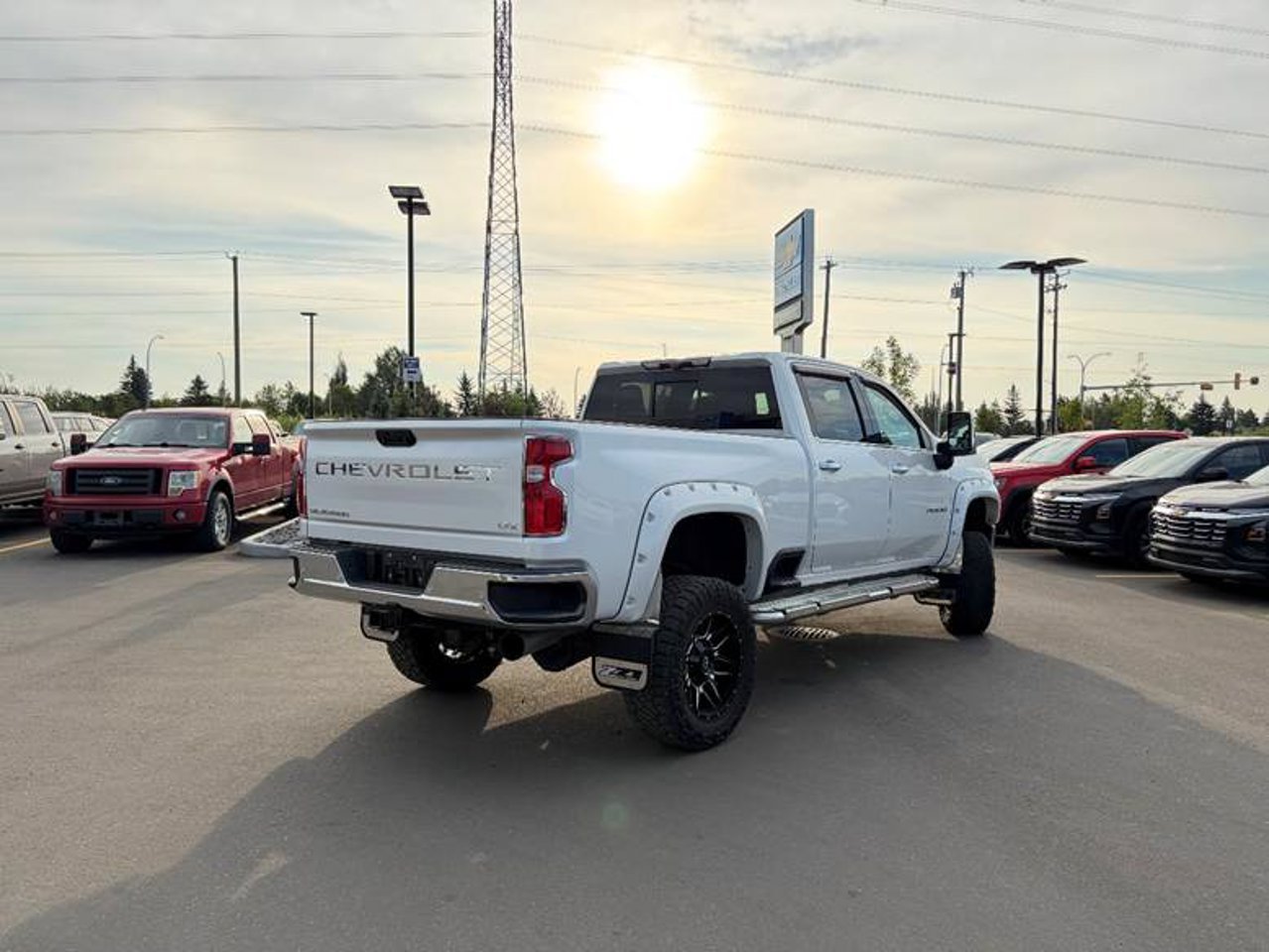 2020 Chevrolet Silverado 2500HD 4WD Crew Cab 159 LTZ White Sherwood Park - photo #4