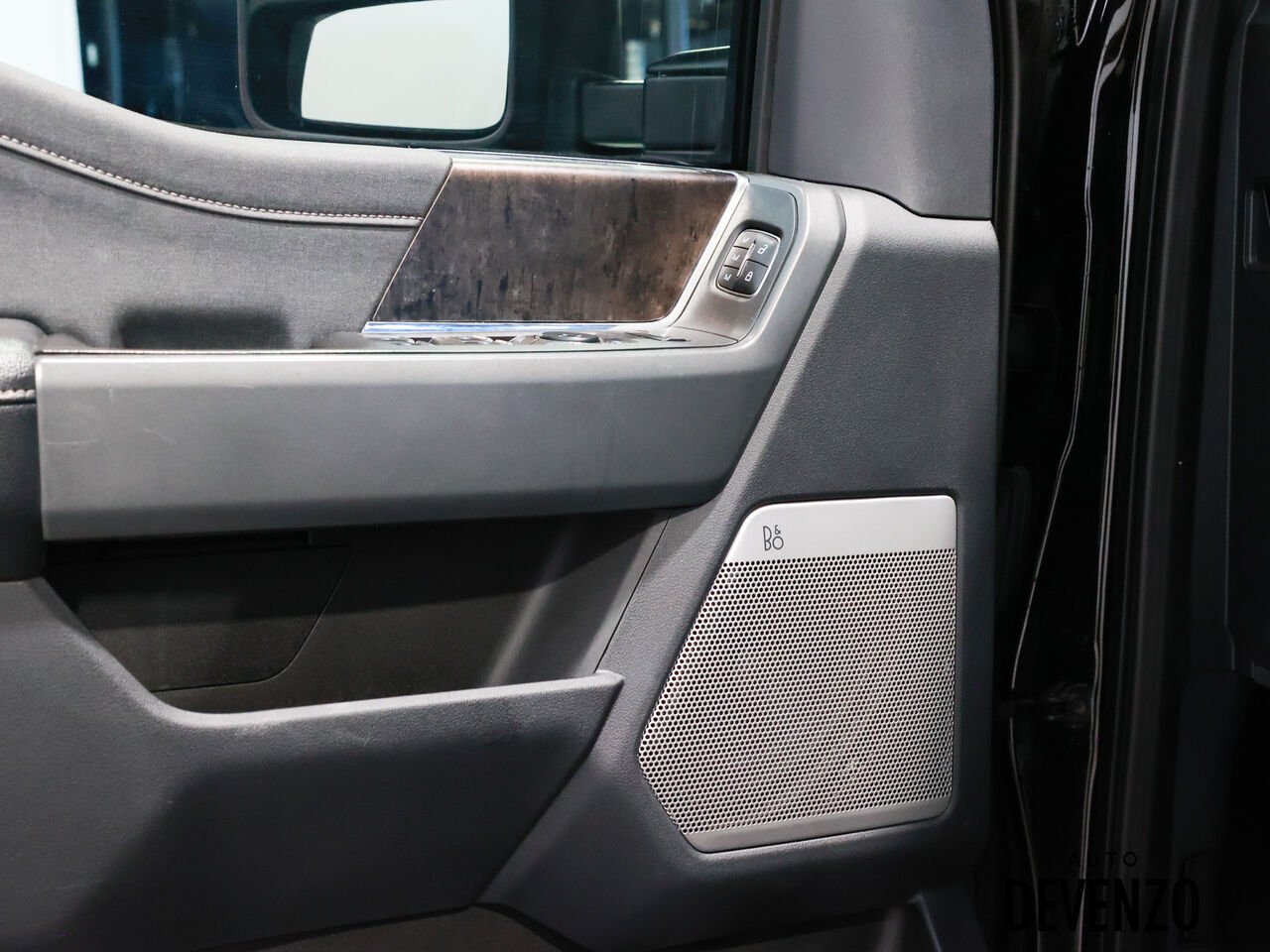Ford Super Duty F-350 2023 Noir Saint-Eustache - photo #9