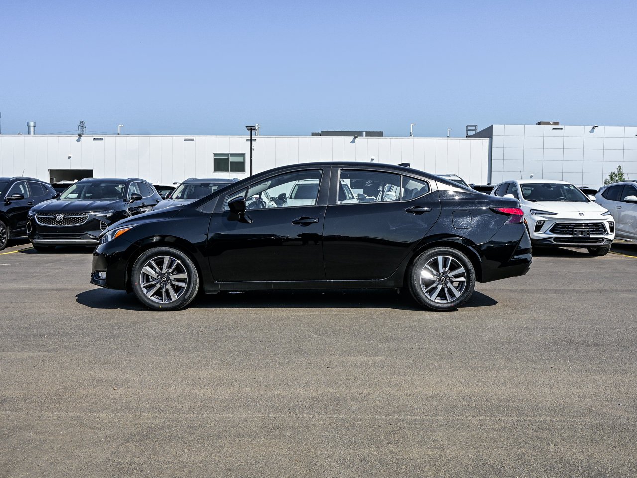 2025 Nissan Versa SV CVT Black Sherwood Park - photo #9
