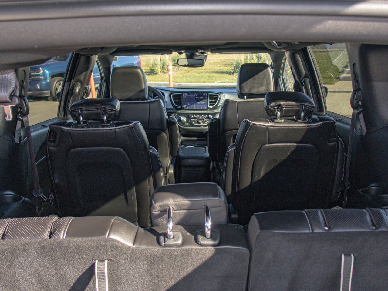 2025 Chrysler Pacifica Limited FWD Blue Sherwood Park - photo #32