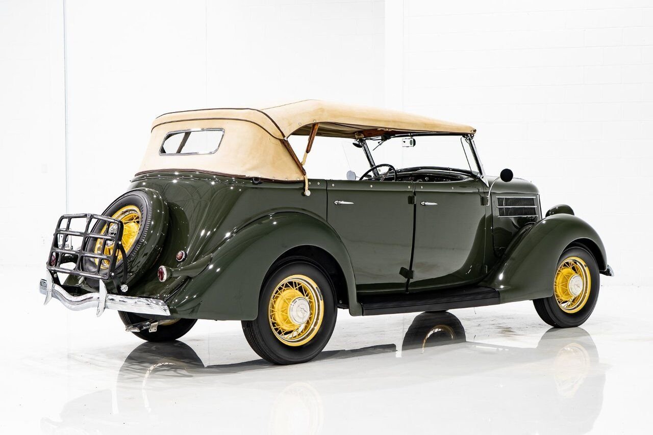 Ford Model 48 Phaeton PRIX EN USD | Beautifully presented in original condition 1936 Vert Montréal - photo #57