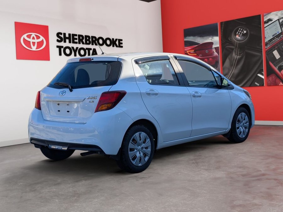 Toyota Yaris LE/AC/RÉGULATEUR DE VITESSE/VITRES ÉLECTRIQUES 2015 Blanc