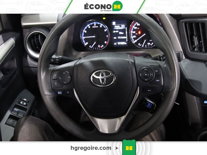 2018 Toyota Rav 4 Silver Laval - photo #12