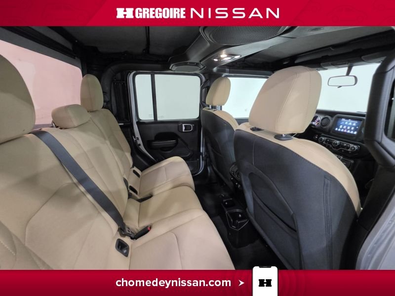 2021 Jeep Gladiator White Laval - photo #25