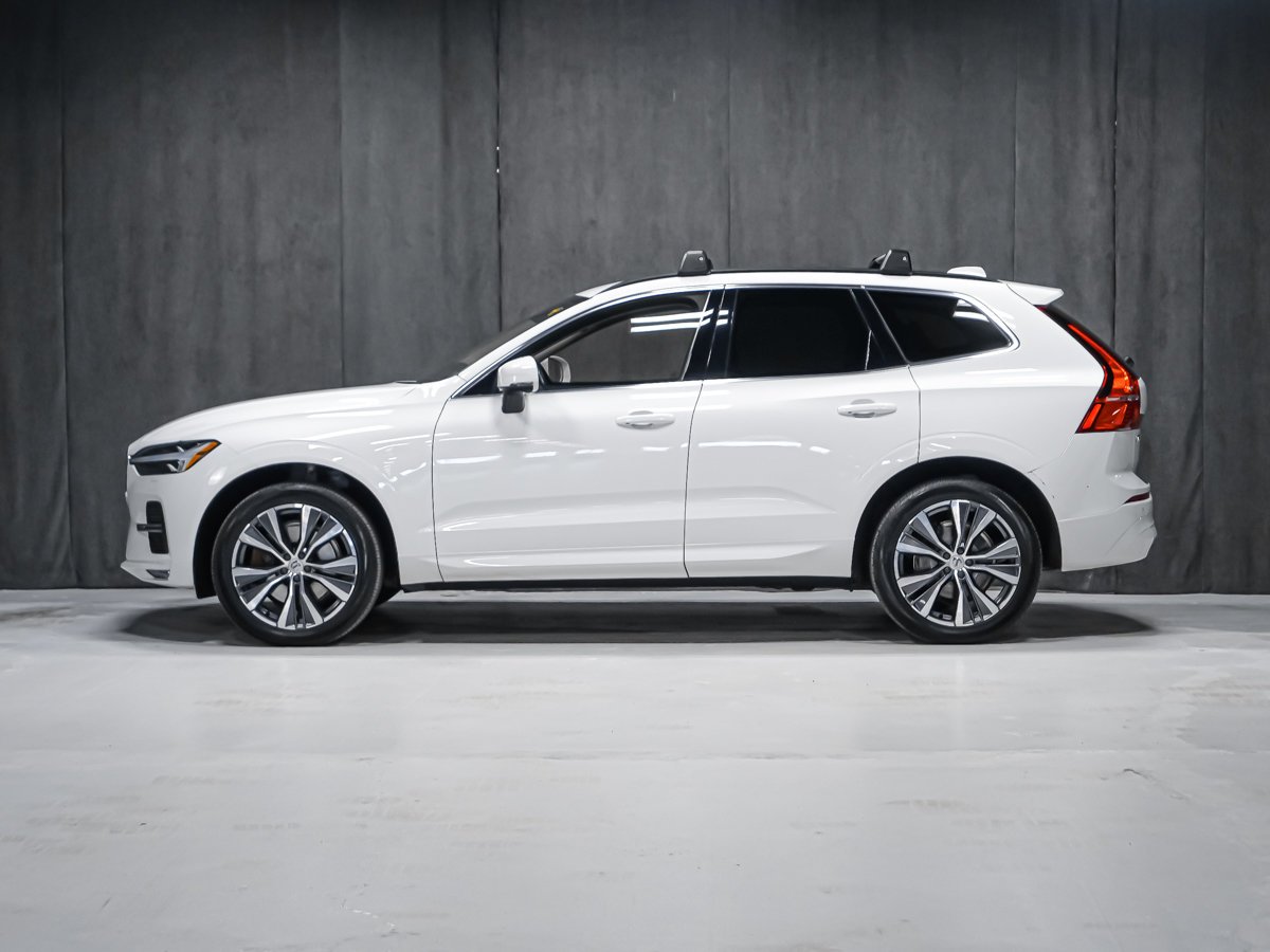 2022 Volvo XC60 B6 MOMENTUM CLIMATE White Montreal - photo #2