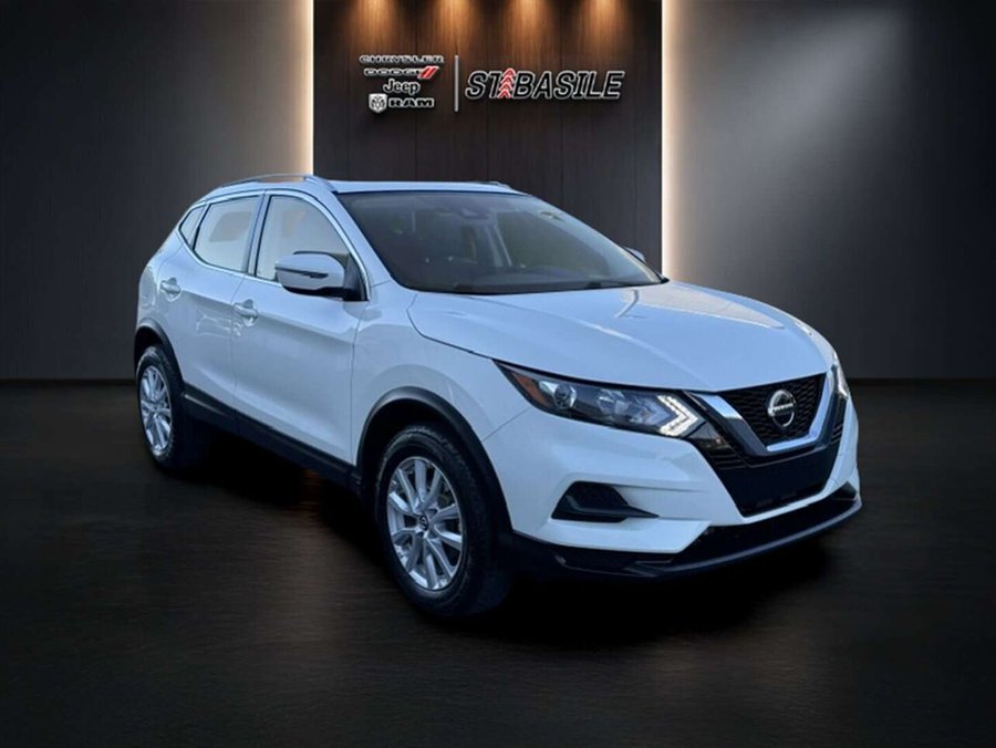 Nissan Qashqai SV FWD, MAGS, TOIT OUVRANT, DEMARREUR, SIEGES CHAU 2022 Blanc