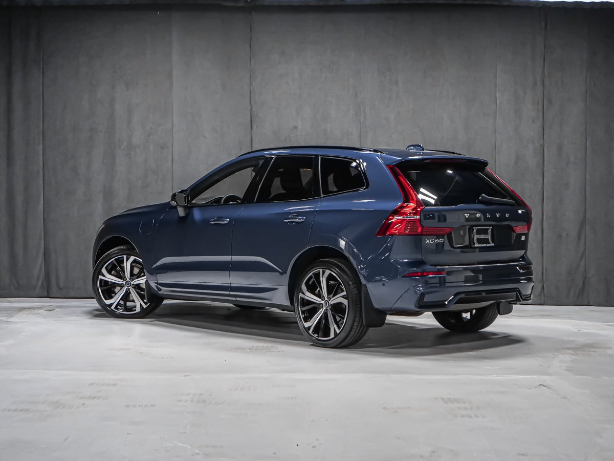 Volvo XC60 Recharge T8 R-DESIGN ADVANCED CLIMAT BOWERS WILKINS 2022 Bleu Montréal - photo #3