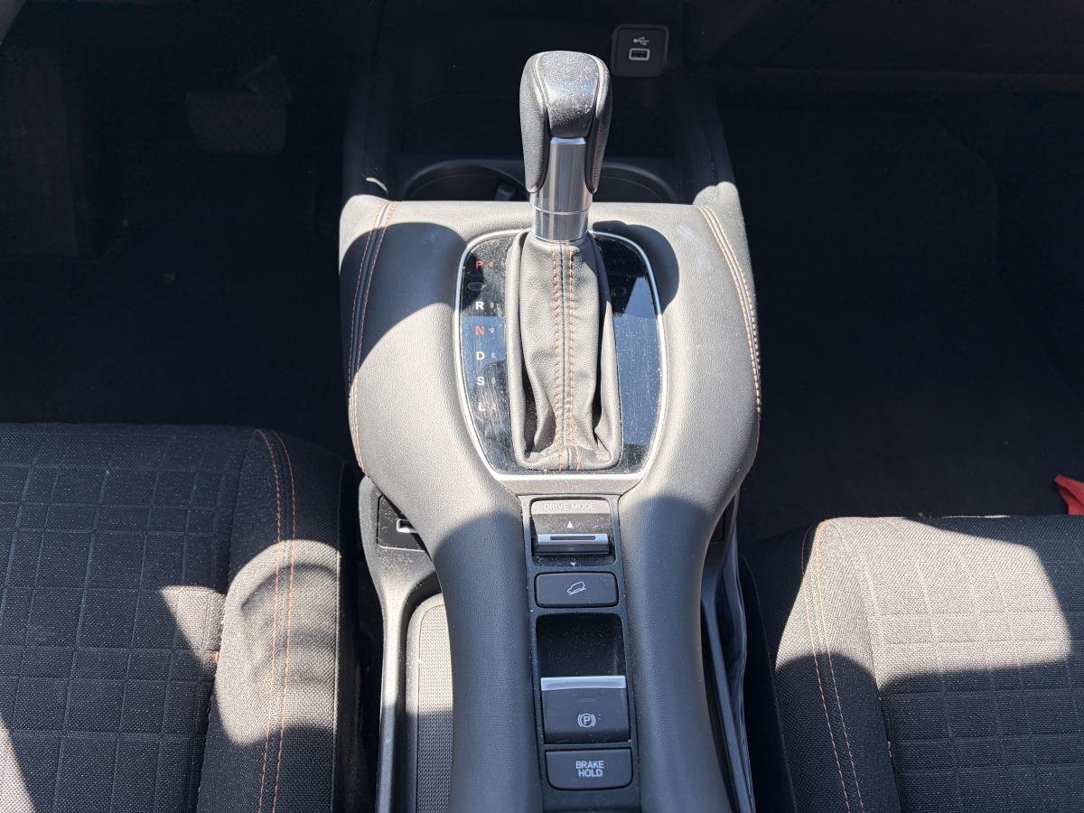 2023 Honda HR-V Red  - photo #16