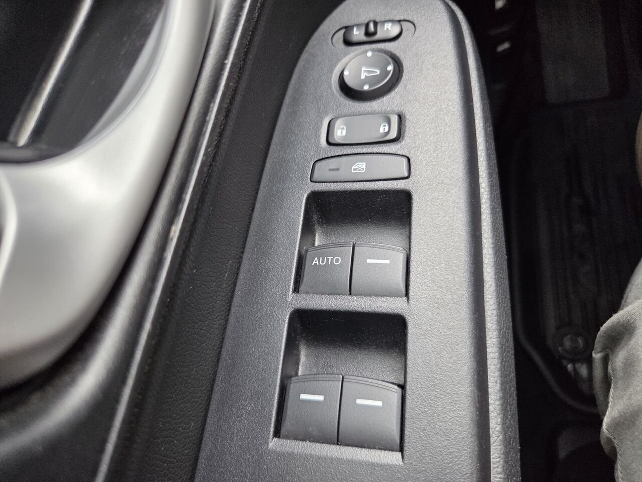 2021 Honda CR-V White Mont-Laurier - photo #16