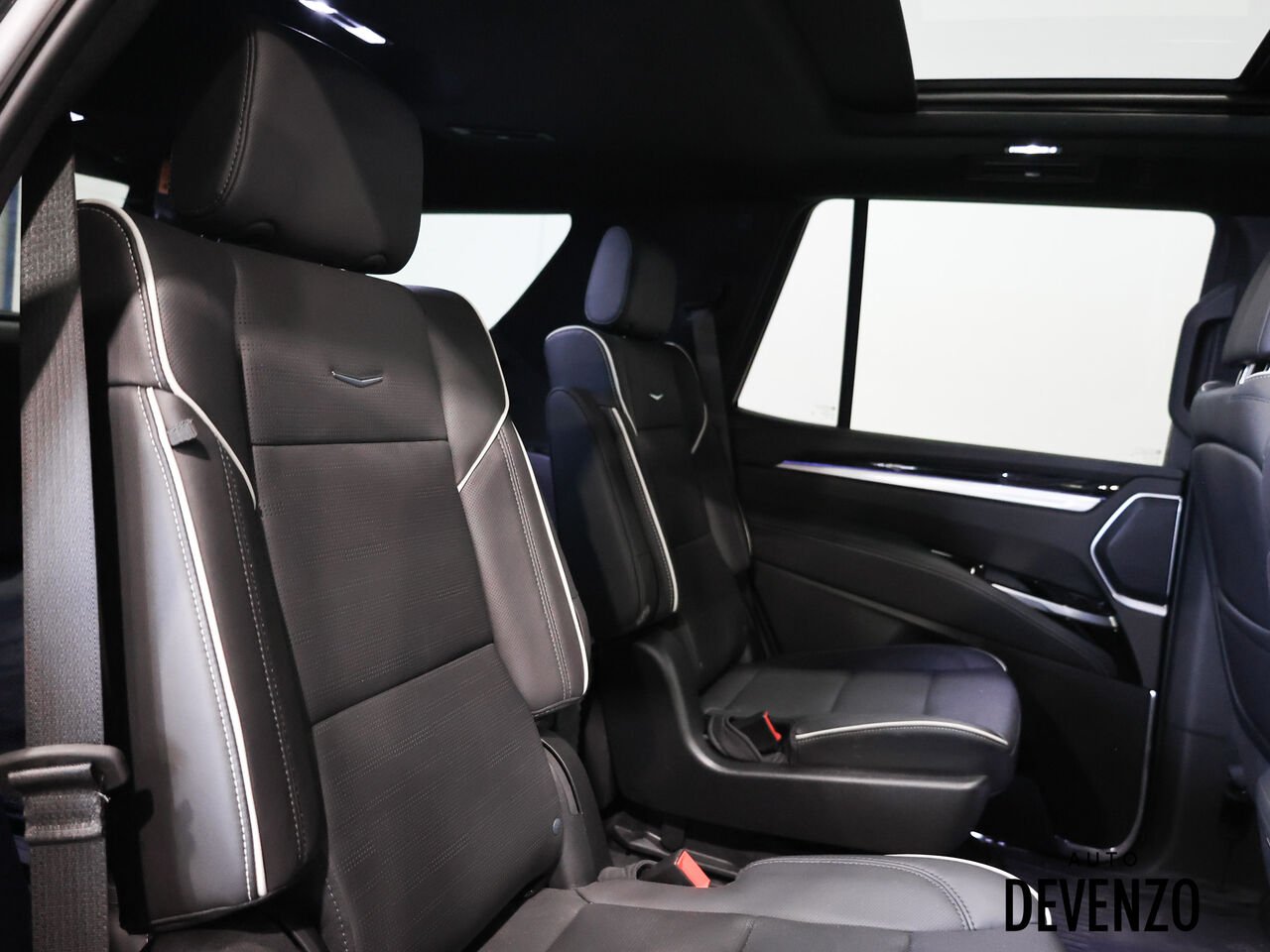 2026 Cadillac Escalade Black Saint-Eustache - photo #9