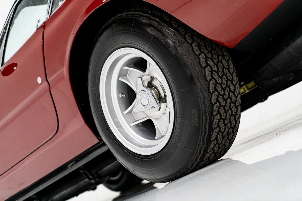 Ferrari 365 GTB4 Daytona 18,301 miles With Orig Books/Tools/ Carbs / Filter Box 1973 Rouge Montréal - photo #91