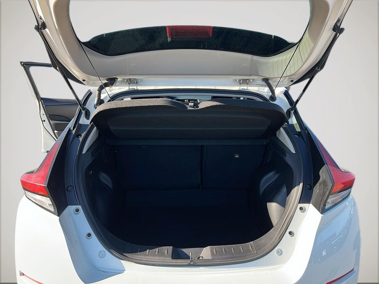Nissan LEAF SV PLUS 2024 Blanc Québec - photo #5