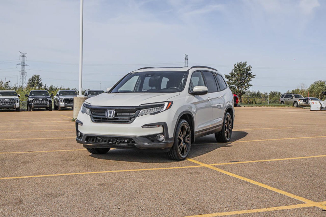 2022 Honda Pilot Black Edition AWD White Sherwood Park - photo #3