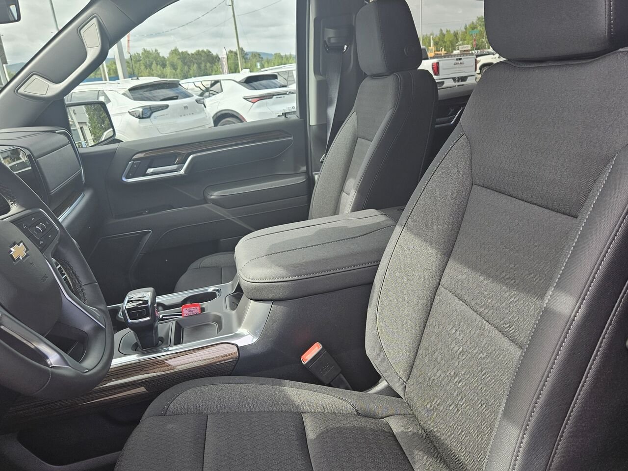 2026 Chevrolet Silverado 1500 LT cabine multiplace 4RM 147 po Black Thetford Mines - photo #14