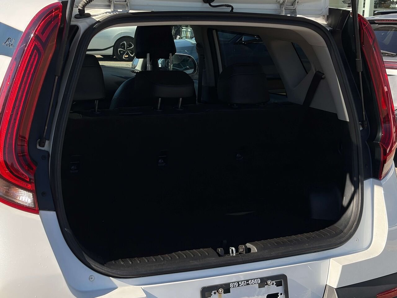 2022 Kia Soul White Gatineau - photo #19