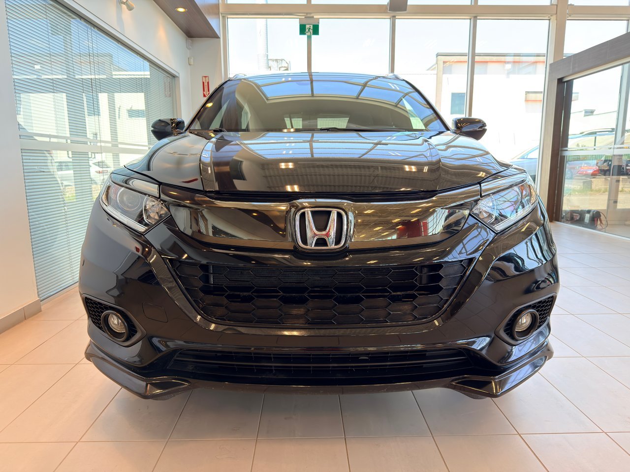 2021 Honda HR-V Black Notre-Dame-des-Prairies - photo #4