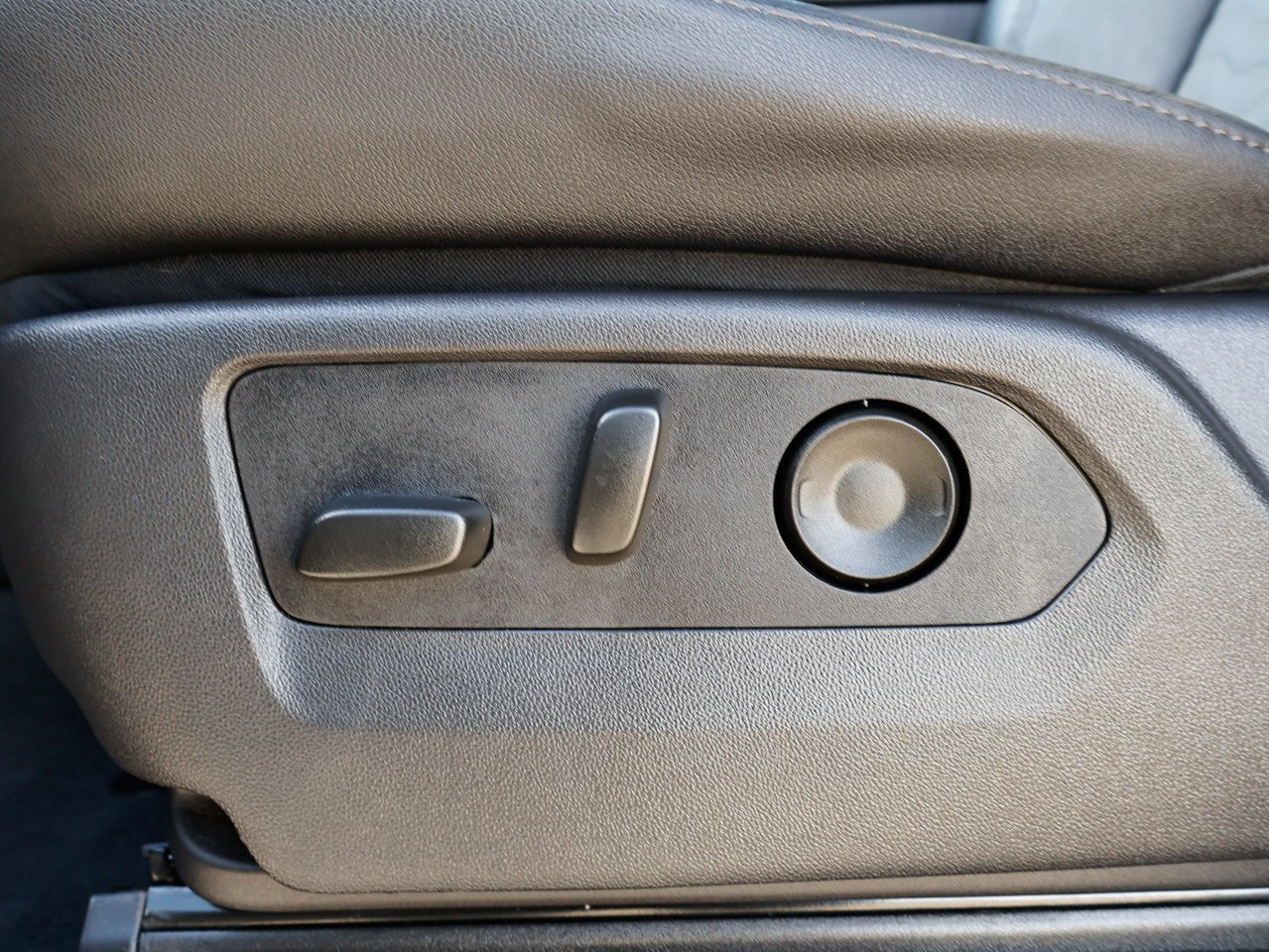 2025 Chevrolet Silverado 1500 4WD Crew Cab 147 ZR2 Blue Sherwood Park - photo #17