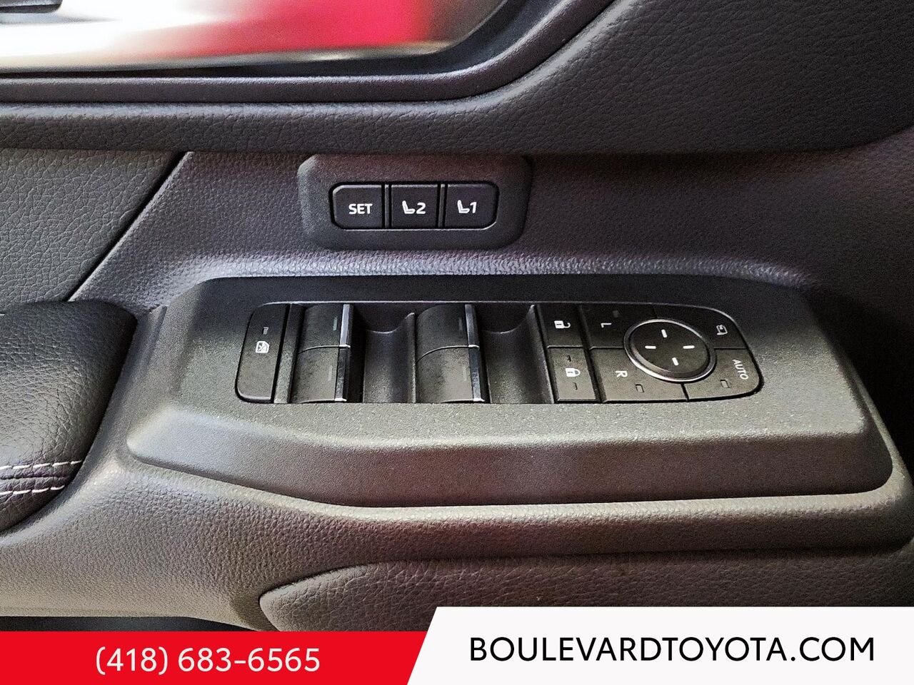Toyota LAND CRUISER 100345A-85 | PREMIUM, 4X4 2025 Brun Québec - photo #9