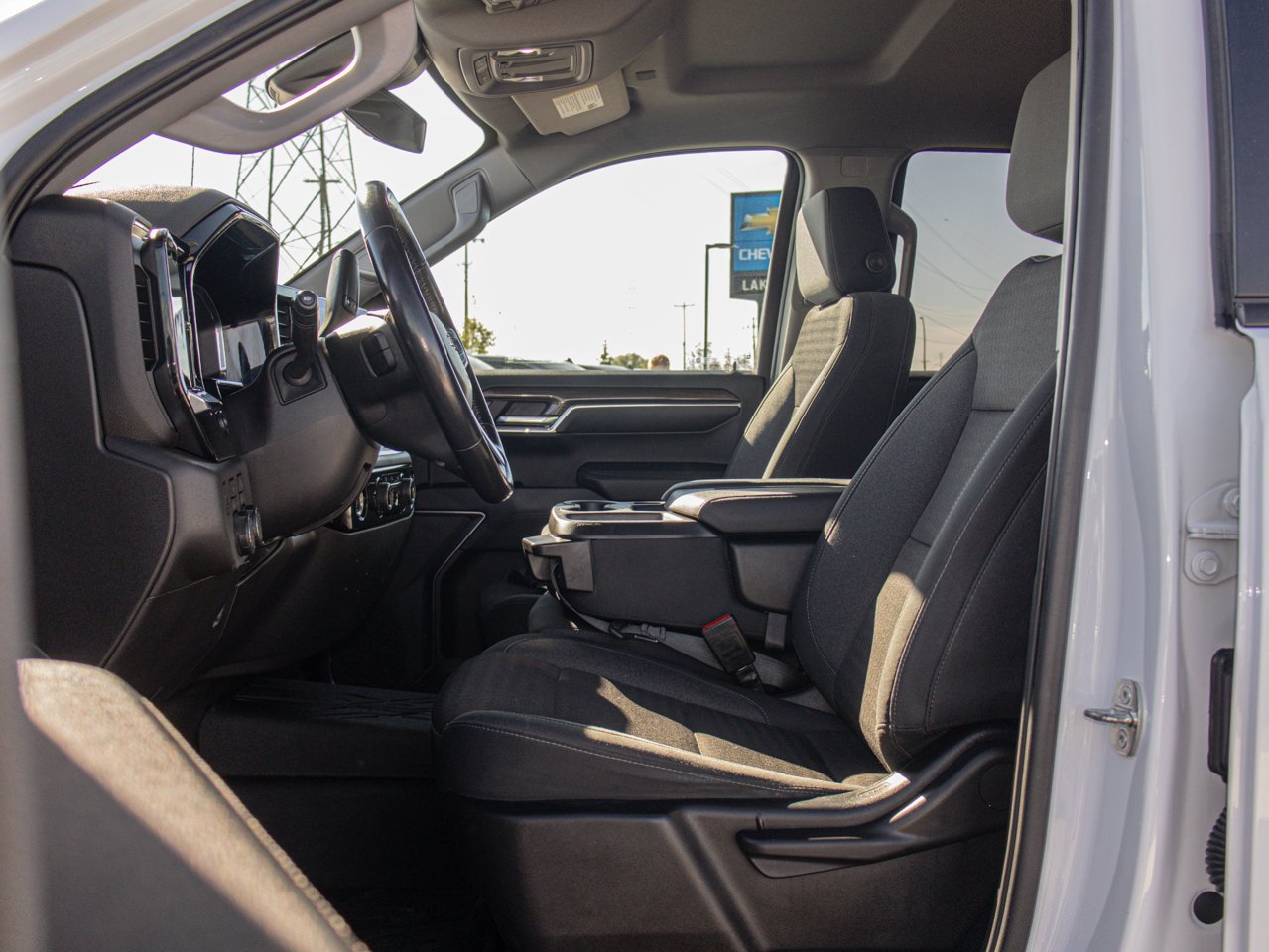 2023 Chevrolet Silverado 1500 4WD Crew Cab 147 LT White Sherwood Park - photo #16