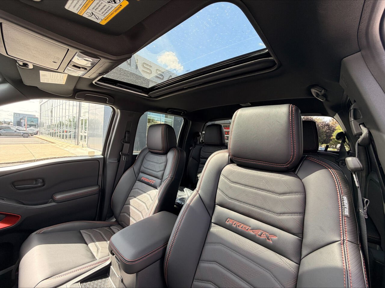 NISSAN Frontier FRONTIER CREW CAB PRO-4X LUXE SWB 2026 Blanc glacier Châteauguay - photo #11