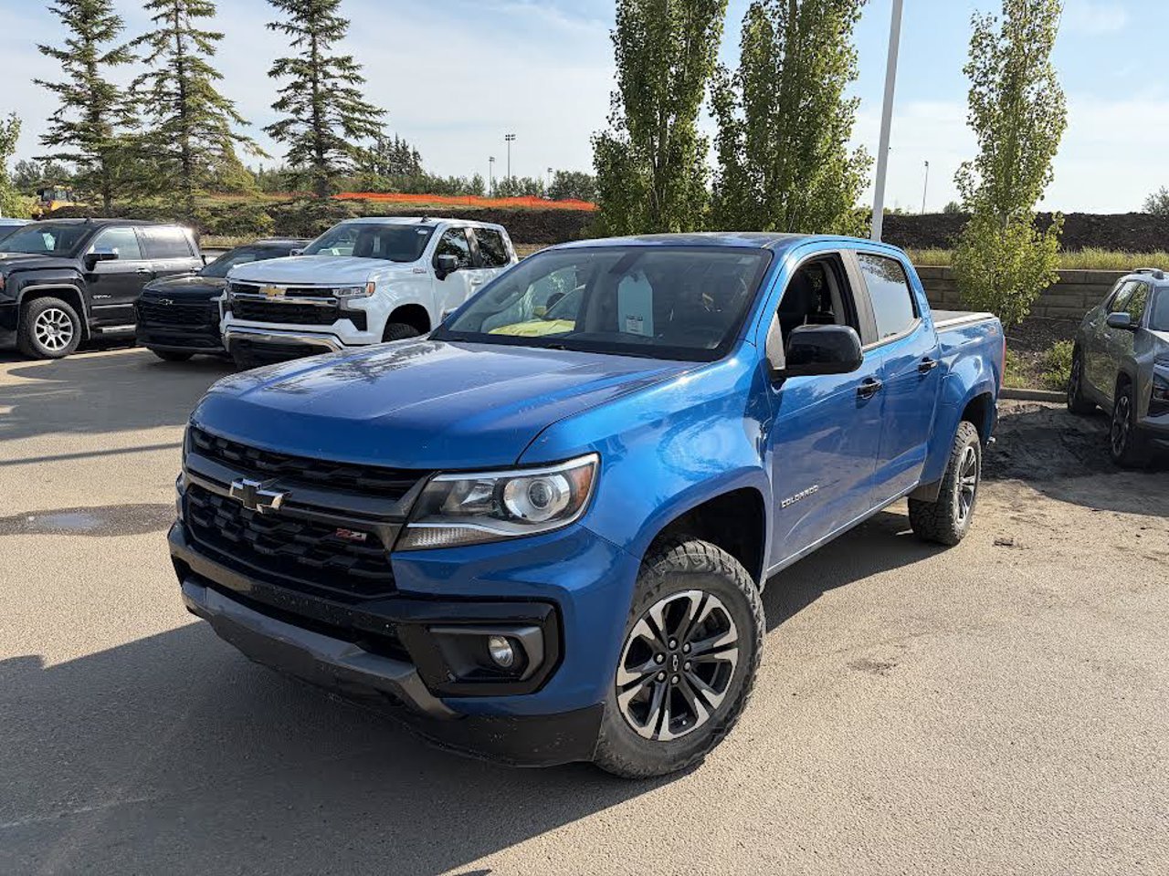 2021 Chevrolet Colorado 4WD Crew Cab 128 Z71 Blue Sherwood Park - photo #2