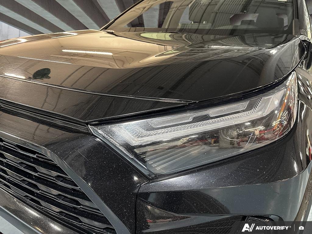 2022 Toyota RAV4 2602099A | Hybrid SE, well maintained, local trade Black Edmonton - photo #7