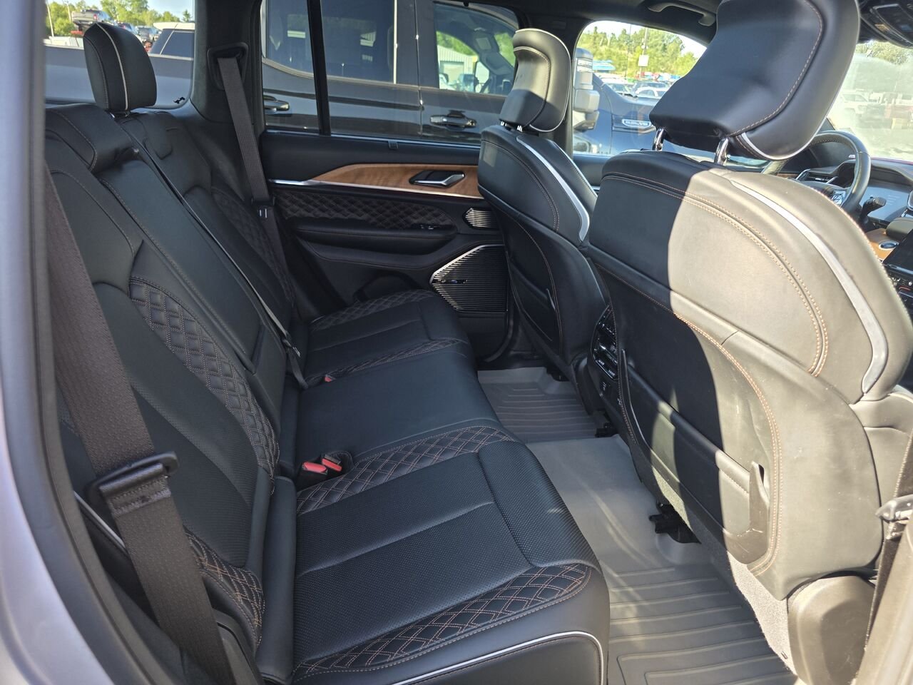 Jeep Grand Cherokee Summit Reserve 2024 Gris Rouyn-Noranda - photo #13
