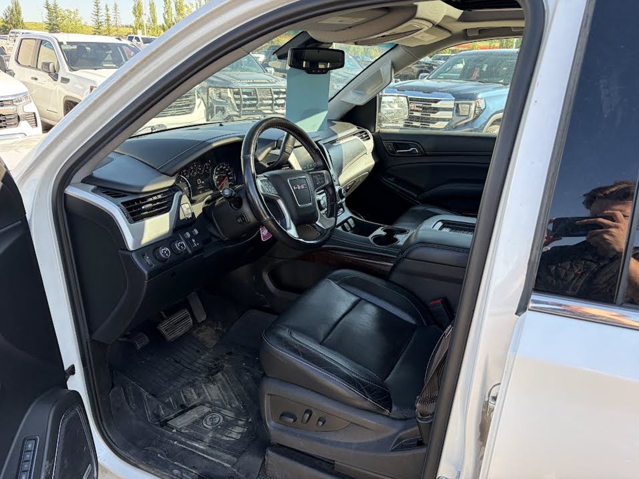 2017 GMC Yukon 4WD 4dr SLT White Sherwood Park - photo #6