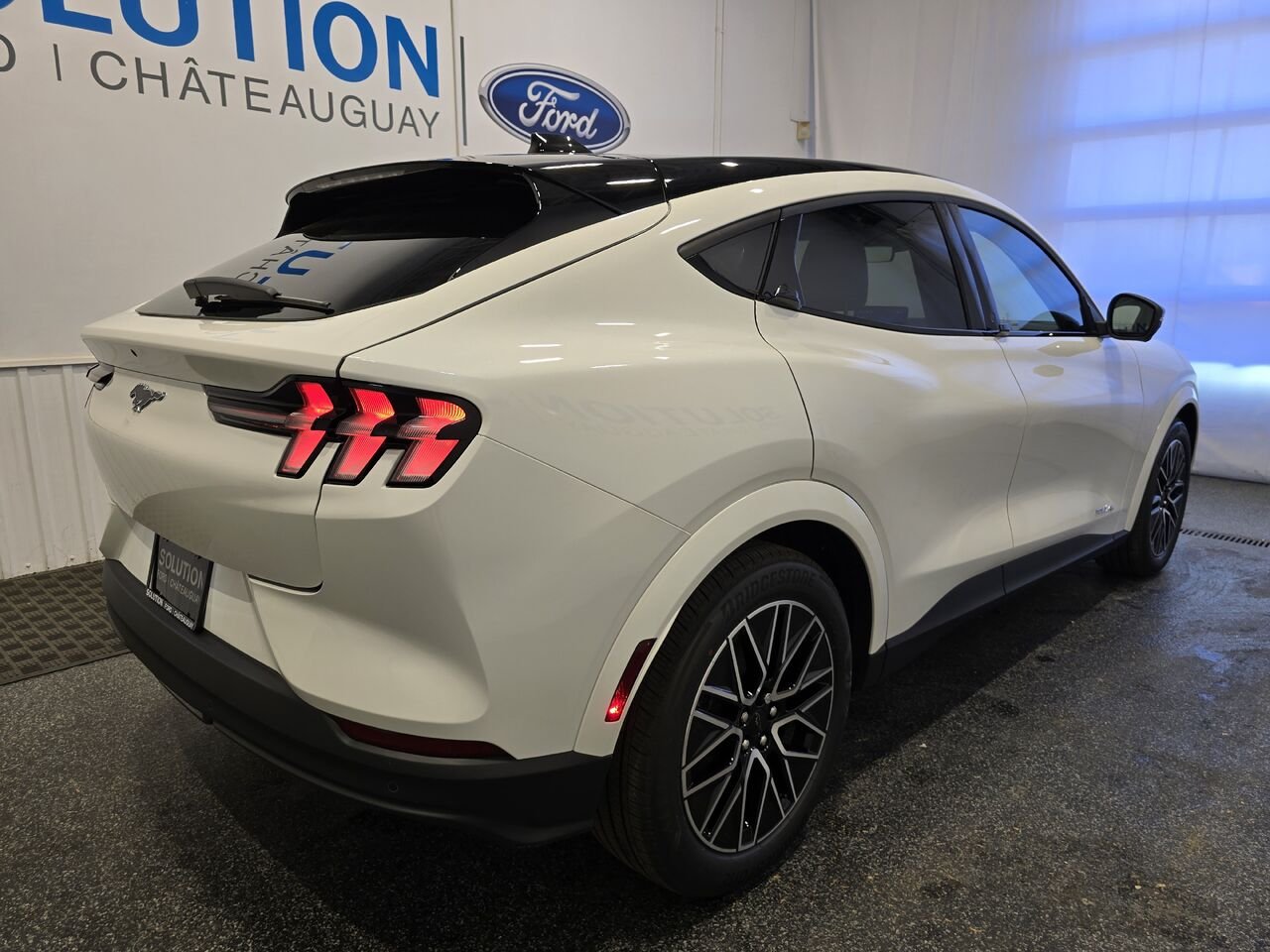 2026 Ford Mustang Mach-E White Saint-Eustache - photo #2
