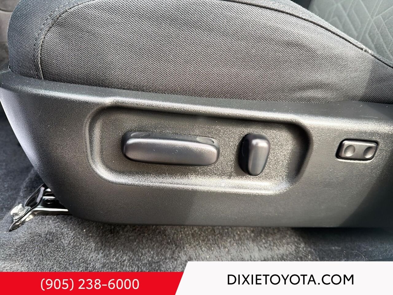 2023 Toyota Tacoma TRD SPORT 4WD / V6 / HEATED SEATS / TOYOTA SAFETY SENSE / CARPLAY AND ANDROID AUTO White Mississauga - photo #9