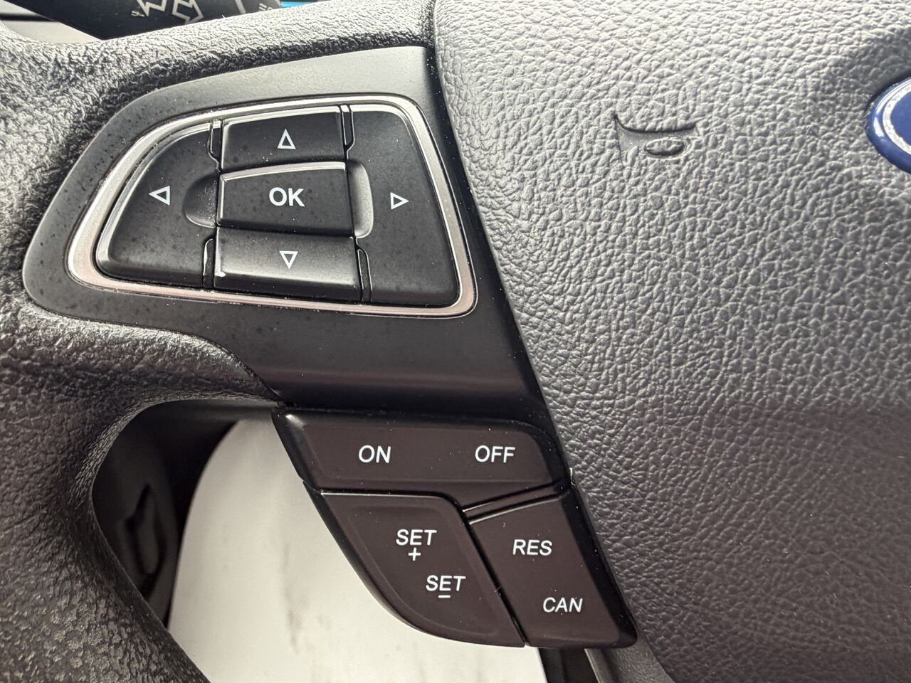 Photo 13 — Ford Escape 2018