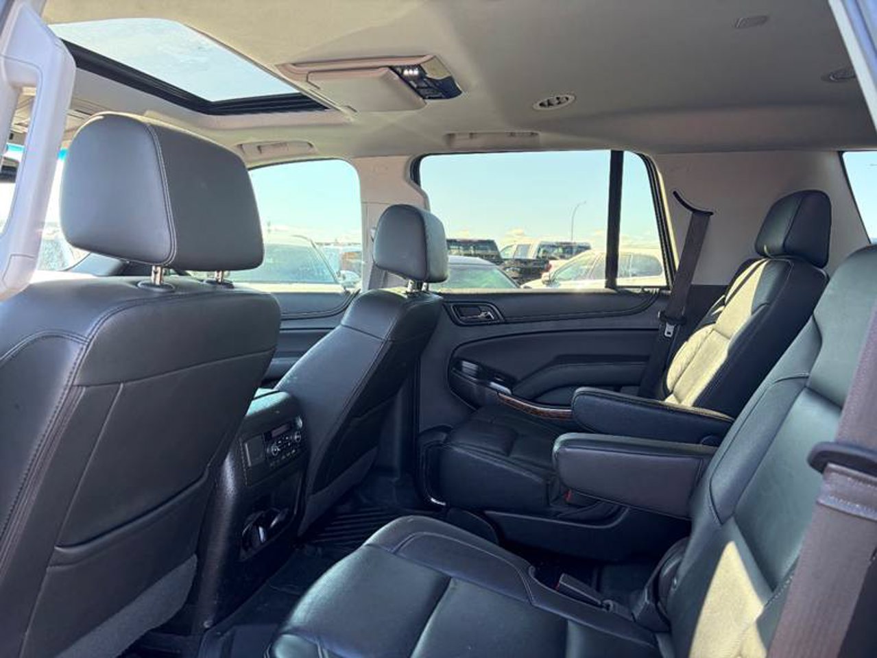 2019 Chevrolet Tahoe 4WD 4dr Premier Black Sherwood Park - photo #5