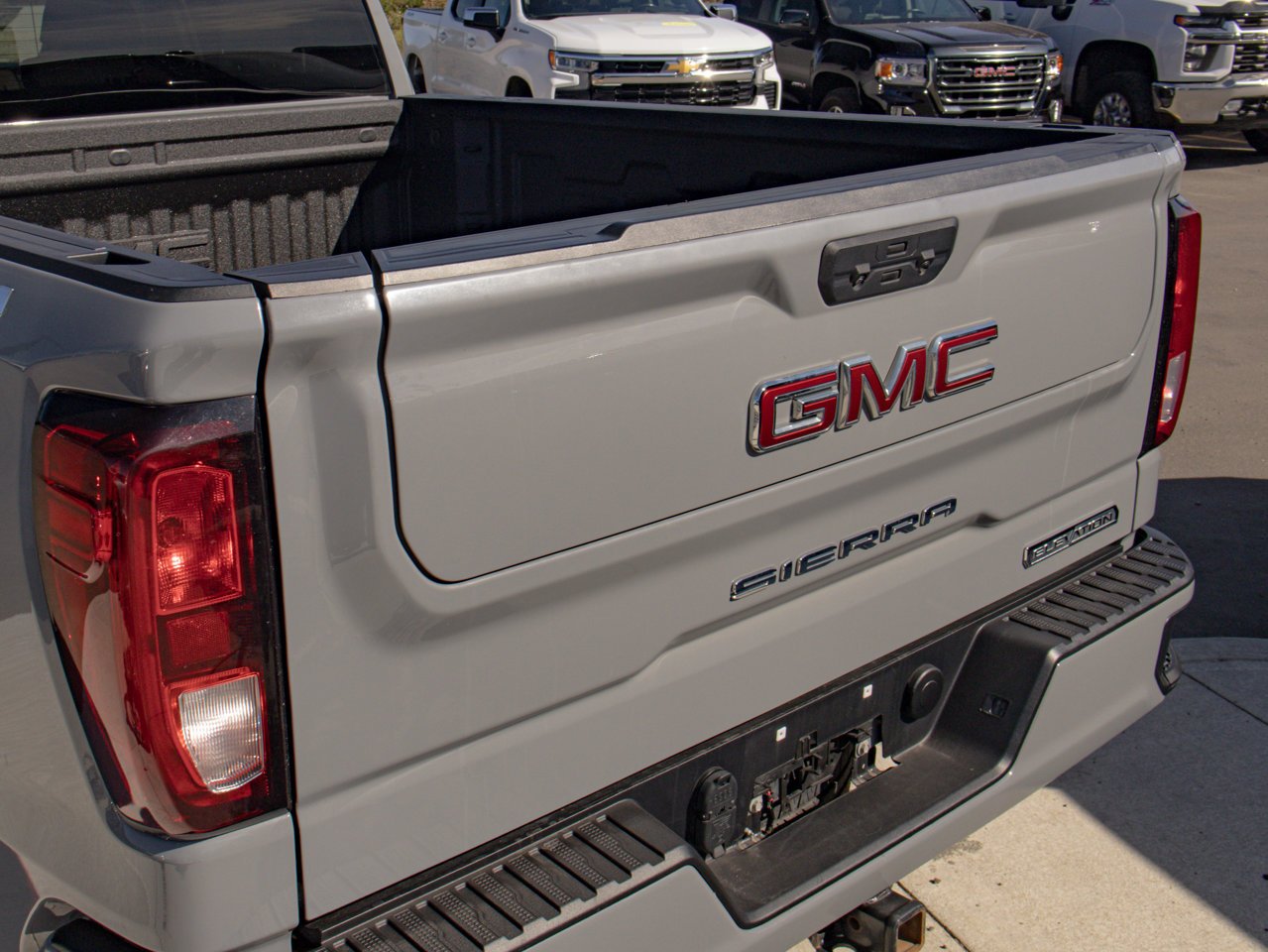 2024 GMC Sierra 1500 4WD Crew Cab 147 Elevation Grey Sherwood Park - photo #11