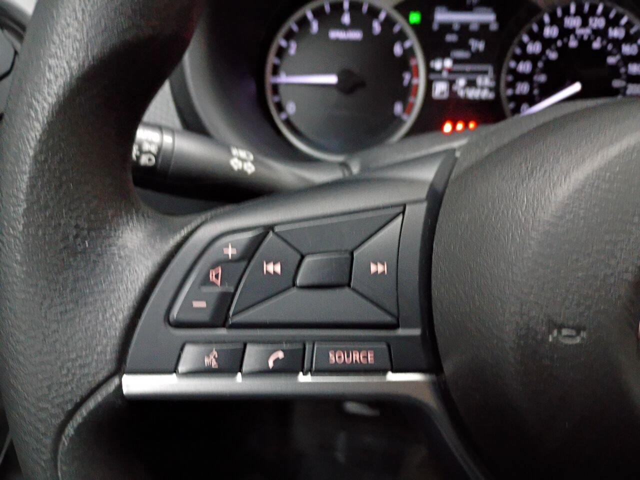 2021 Nissan Kicks Black Blainville - photo #21