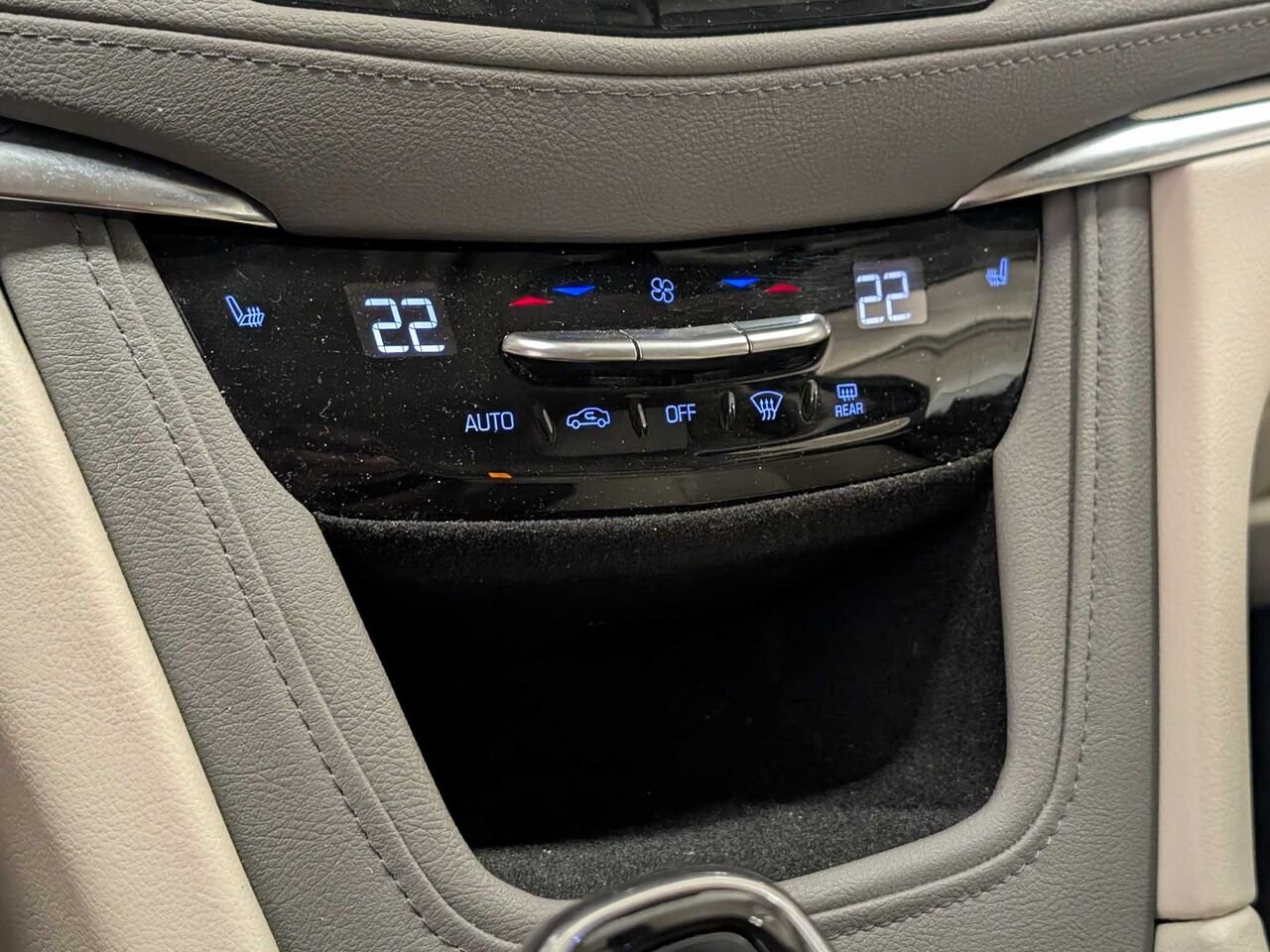 2019 CADILLAC XT5 LUXURY Bas Kilométrage 8 Pneus Red Sherbrooke - photo #14