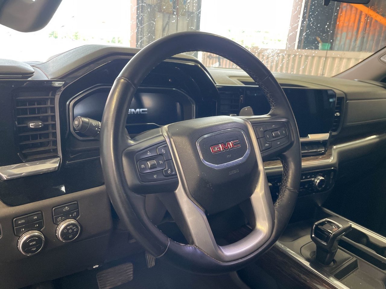 2024 GMC Sierra 1500 ELEVATION CREW 4X4 V8 *NAV* SIÈGES CHAUFF BEDLINER Black Saint-Jérôme - photo #15