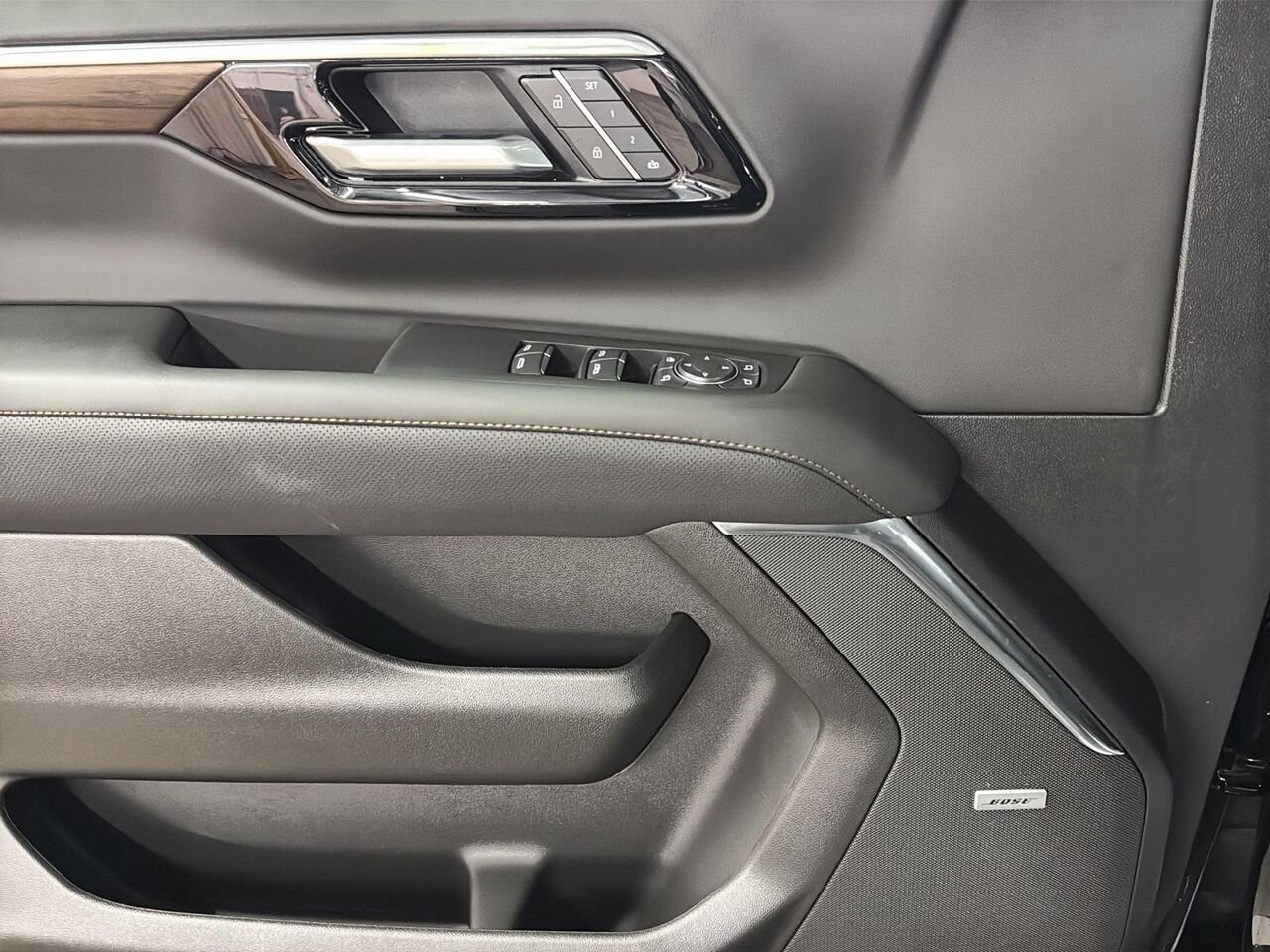 CHEVROLET Suburban HIGH COUNTRY 2027 NOIR Saint-Hyacinthe - photo #10