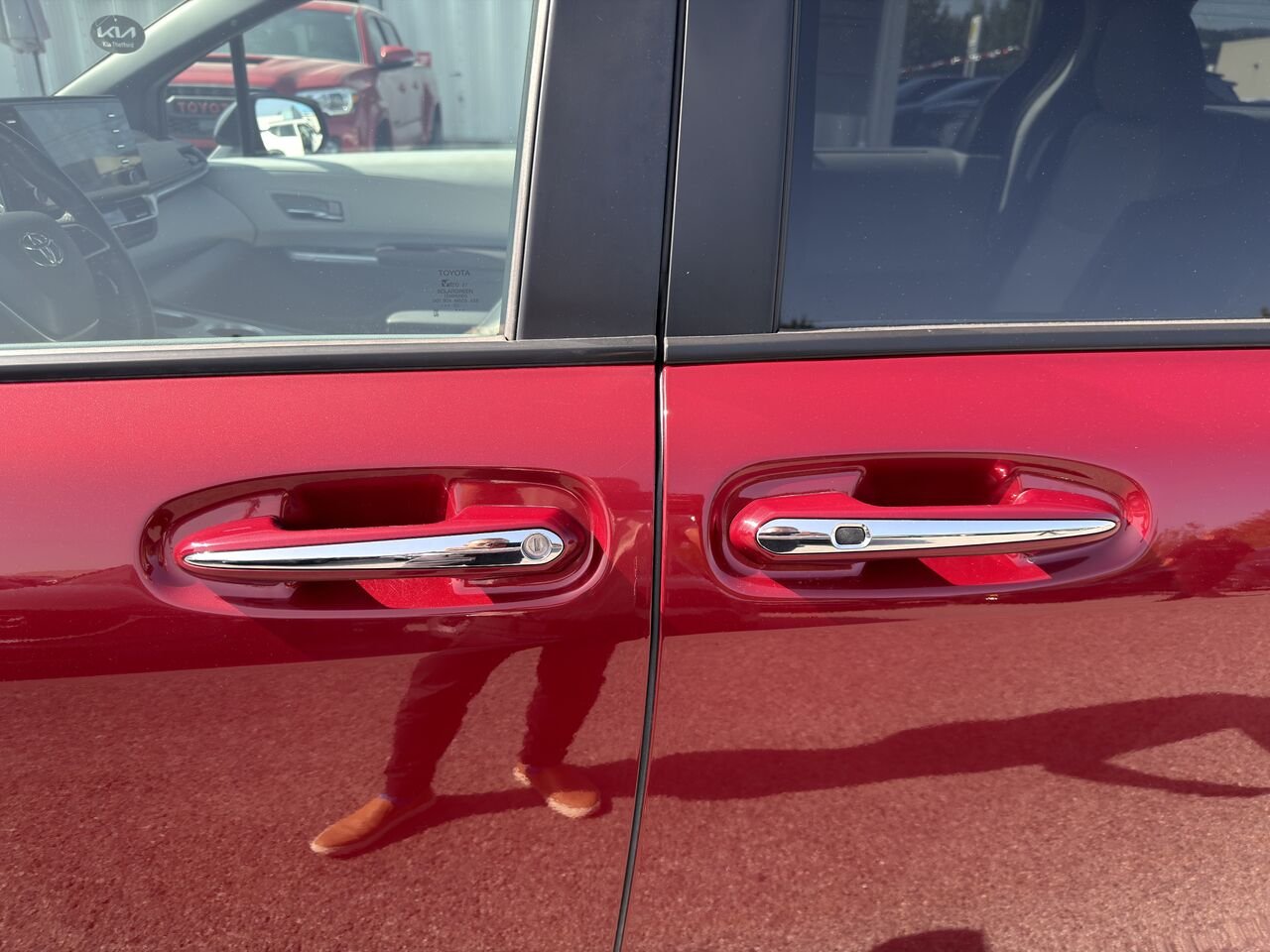 2022 Toyota Sienna Red Thetford Mines - photo #9