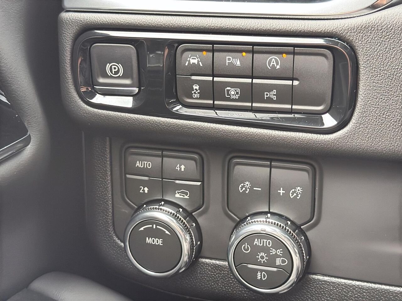 GMC Yukon 4RM ELEVATION 2027 BLANC SOMMET Saint-Hyacinthe - photo #14