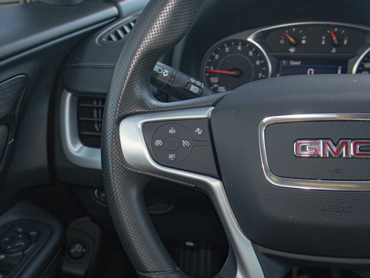 2024 GMC Terrain AWD 4dr SLE Grey Sherwood Park - photo #20