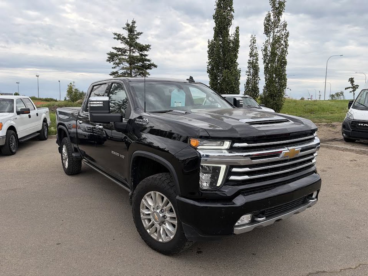 2022 Chevrolet Silverado 2500HD 4WD Crew Cab 159 High Country Black Sherwood Park - photo #1