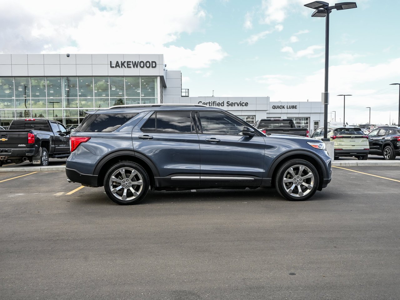 2020 Ford Explorer Platinum 4WD Blue Sherwood Park - photo #14